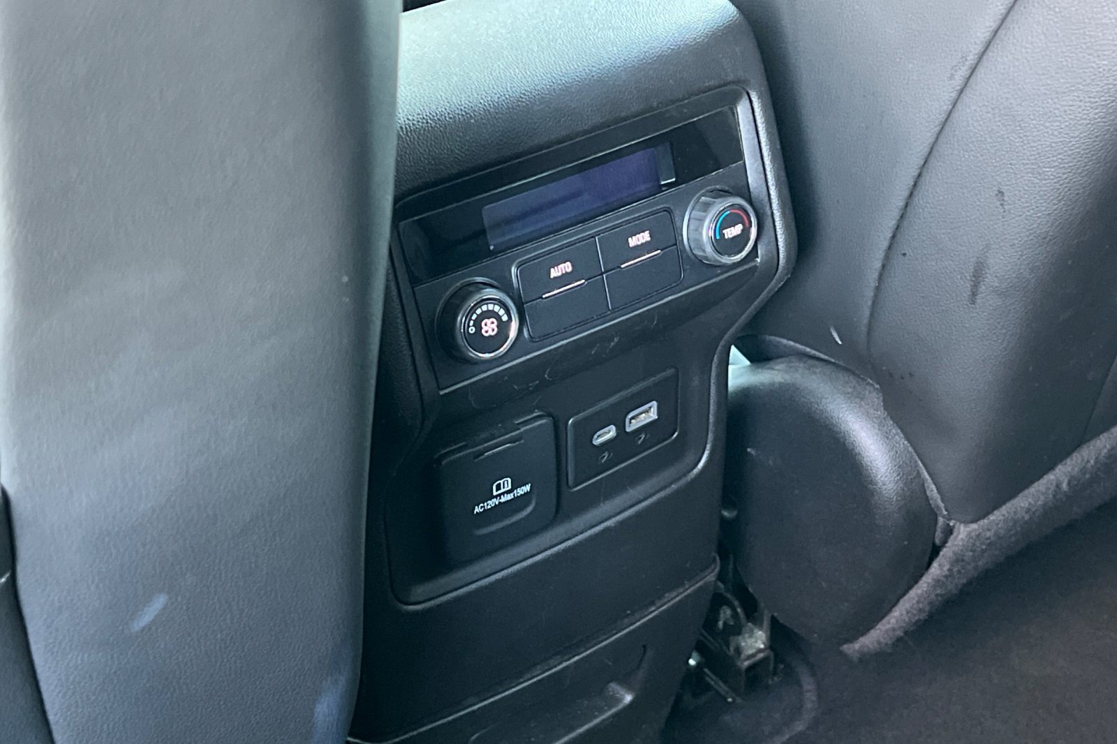 Used 2023 GMC Acadia SLT image 17