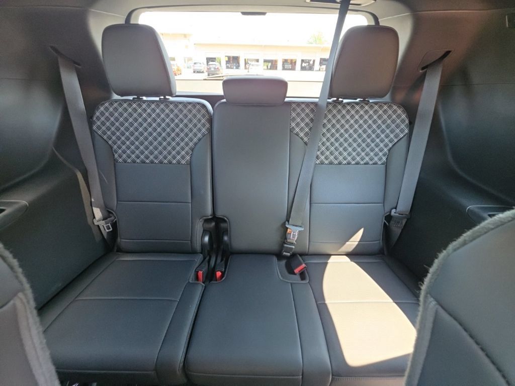 Certified 2026 GMC Acadia Denali w/ Super Cruise Package AWD/4WD image 22