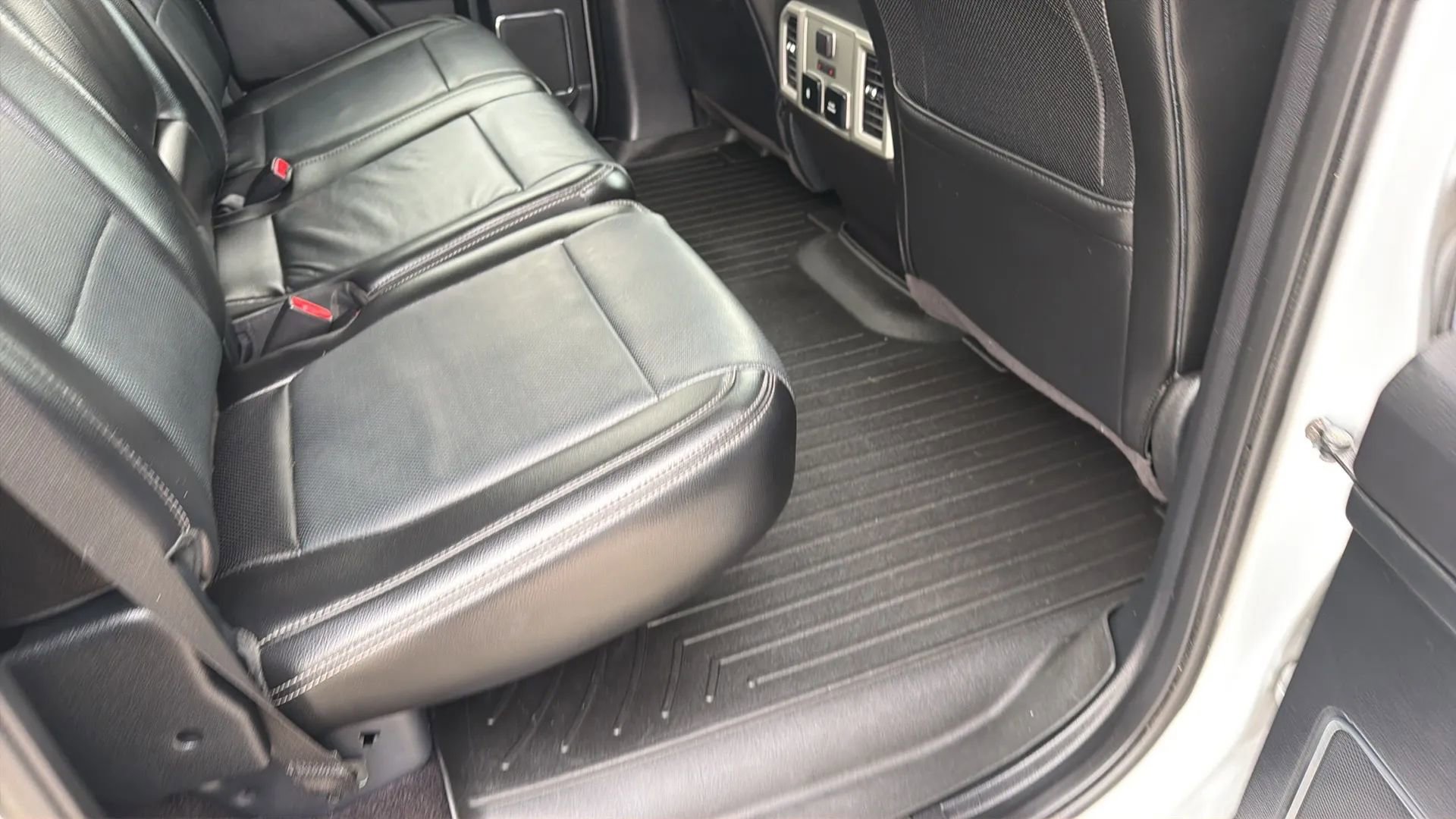 Used 2017 Ford F150 Lariat w/ Equipment Group 502A Luxury image 74