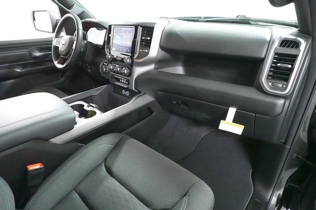 New 2026 RAM 1500 Express AWD/4WD image 29