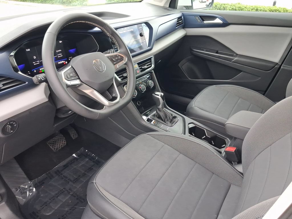 Certified 2023 Volkswagen Taos SE FWD image 18