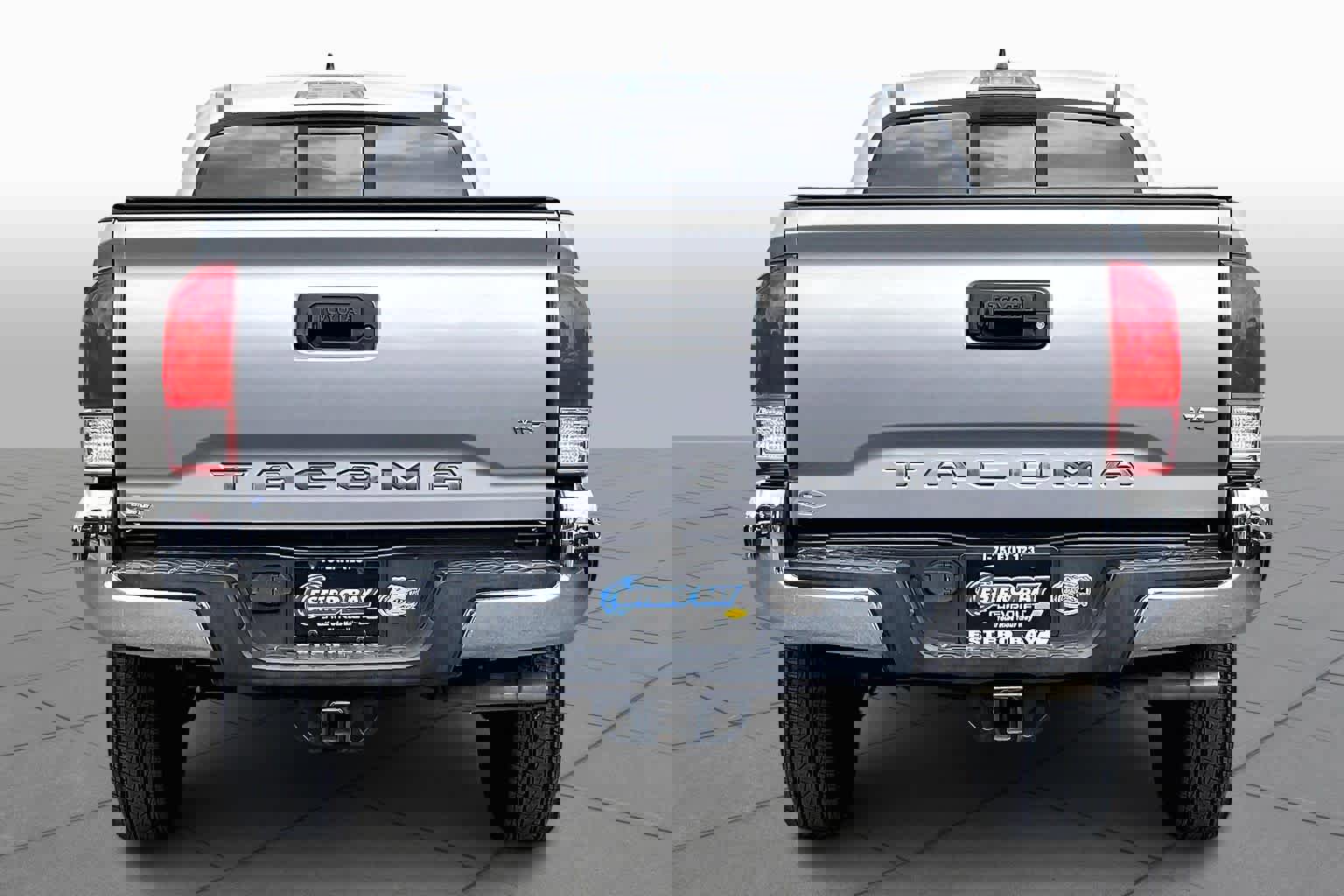 Used 2017 Toyota Tacoma SR5 w/ Tow Package image 4