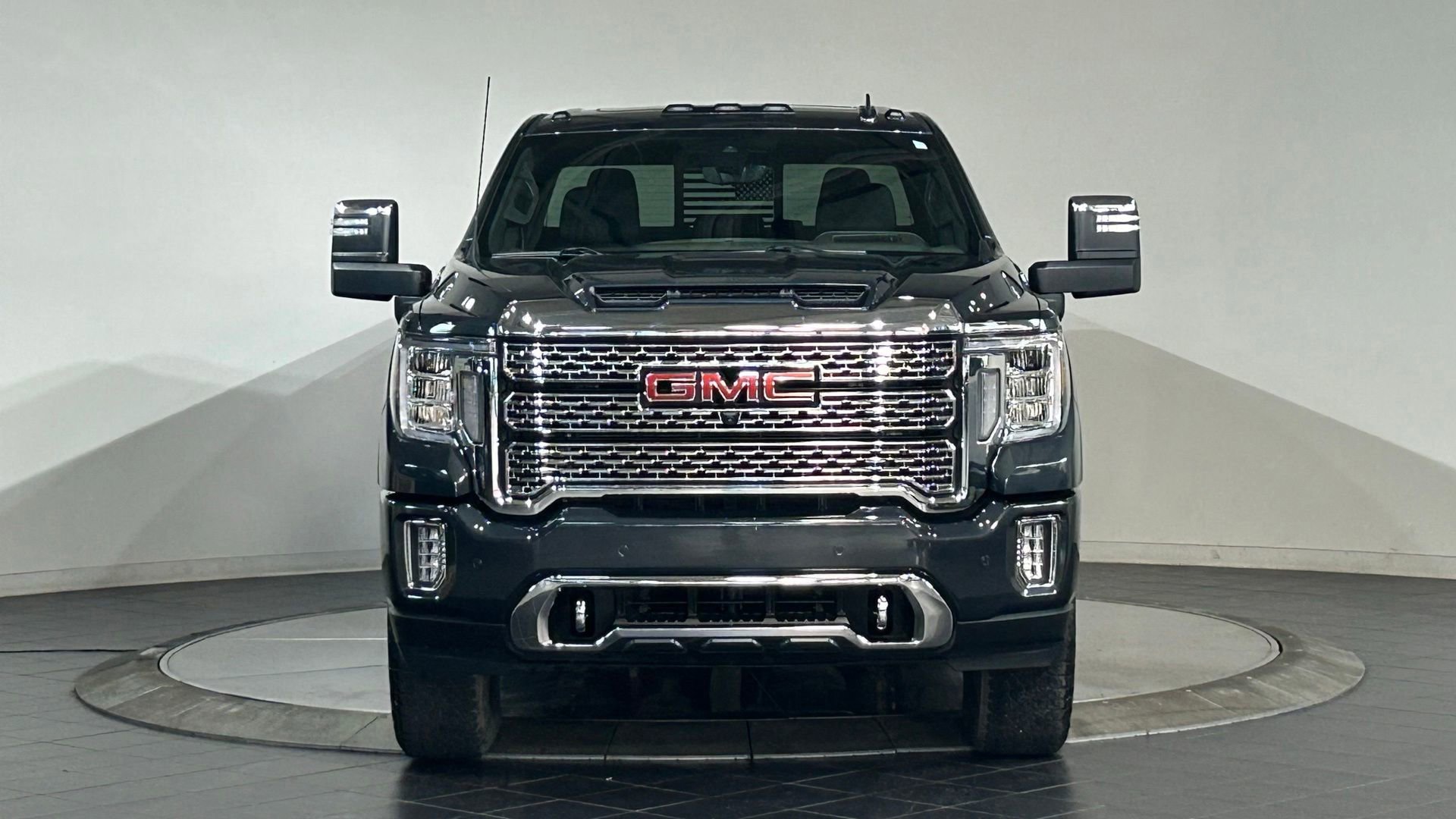 Used 2023 GMC Sierra 3500 Denali w/ Denali Ultimate Package AWD/4WD image 3
