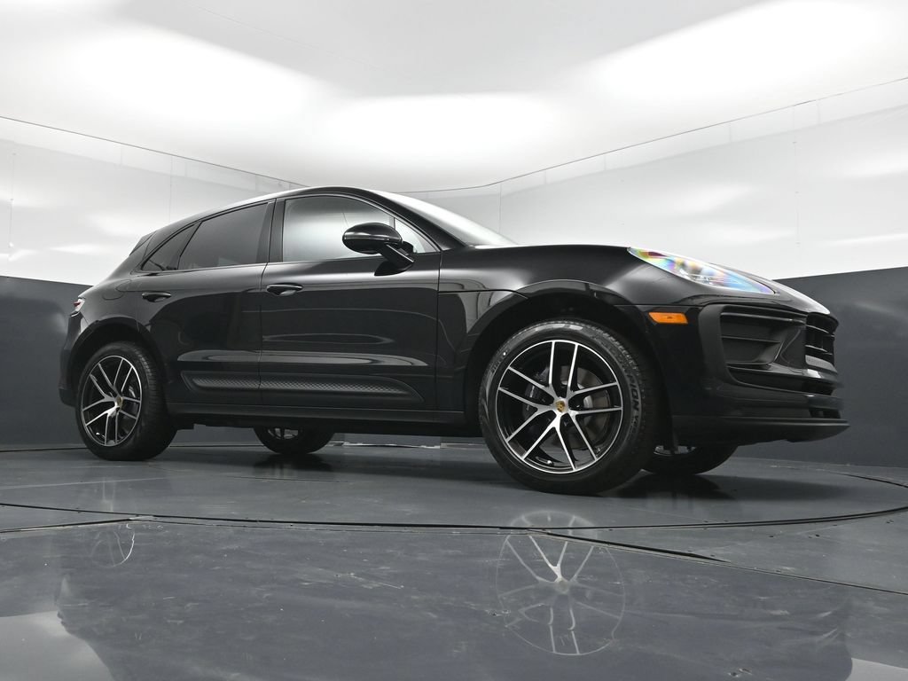 New 2026 Porsche Macan AWD/4WD image 28