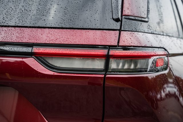 Used 2023 Jeep Grand Cherokee Altitude image 14