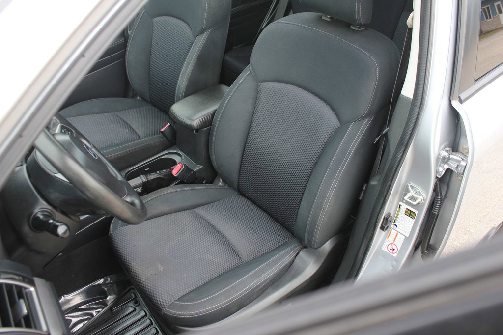 Used 2016 Subaru Forester 2.5i Premium w/ All-Weather Package AWD/4WD image 34