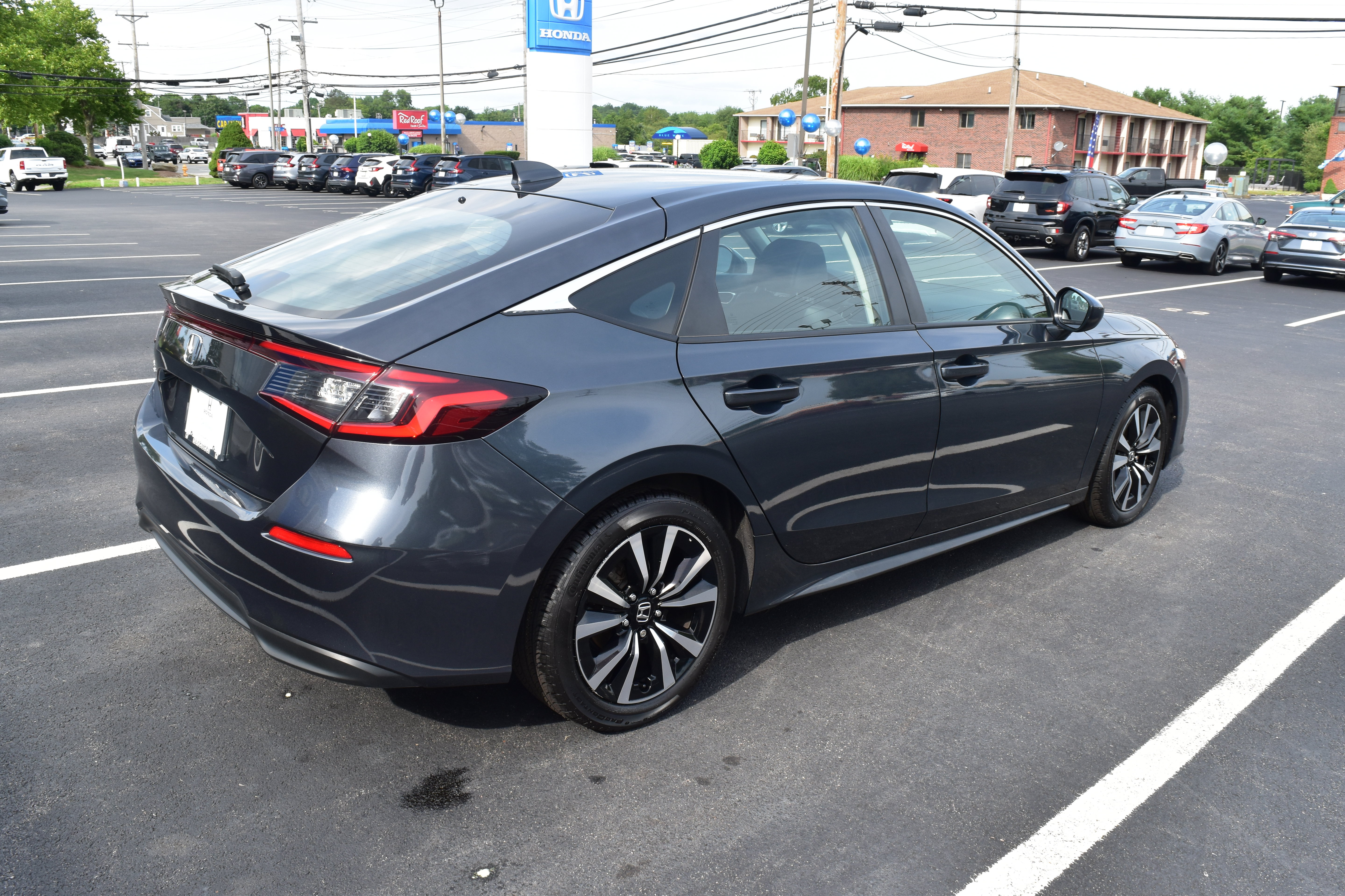Certified 2024 Honda Civic EX-L image 3