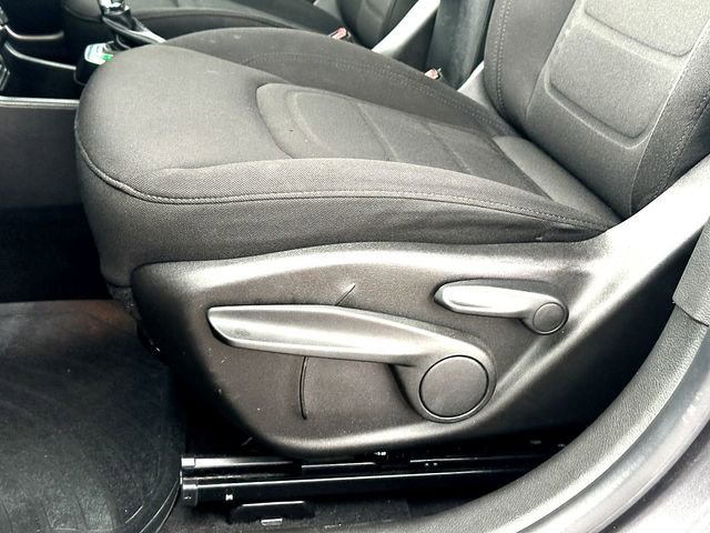 Used 2019 Jeep Renegade Latitude image 12