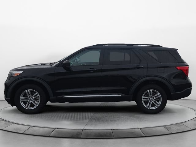 Used 2021 Ford Explorer XLT AWD/4WD image 2