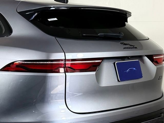 New 2026 Jaguar F-PACE R-Dynamic S image 16