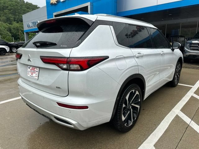 Used 2024 Mitsubishi Outlander SEL AWD/4WD image 2
