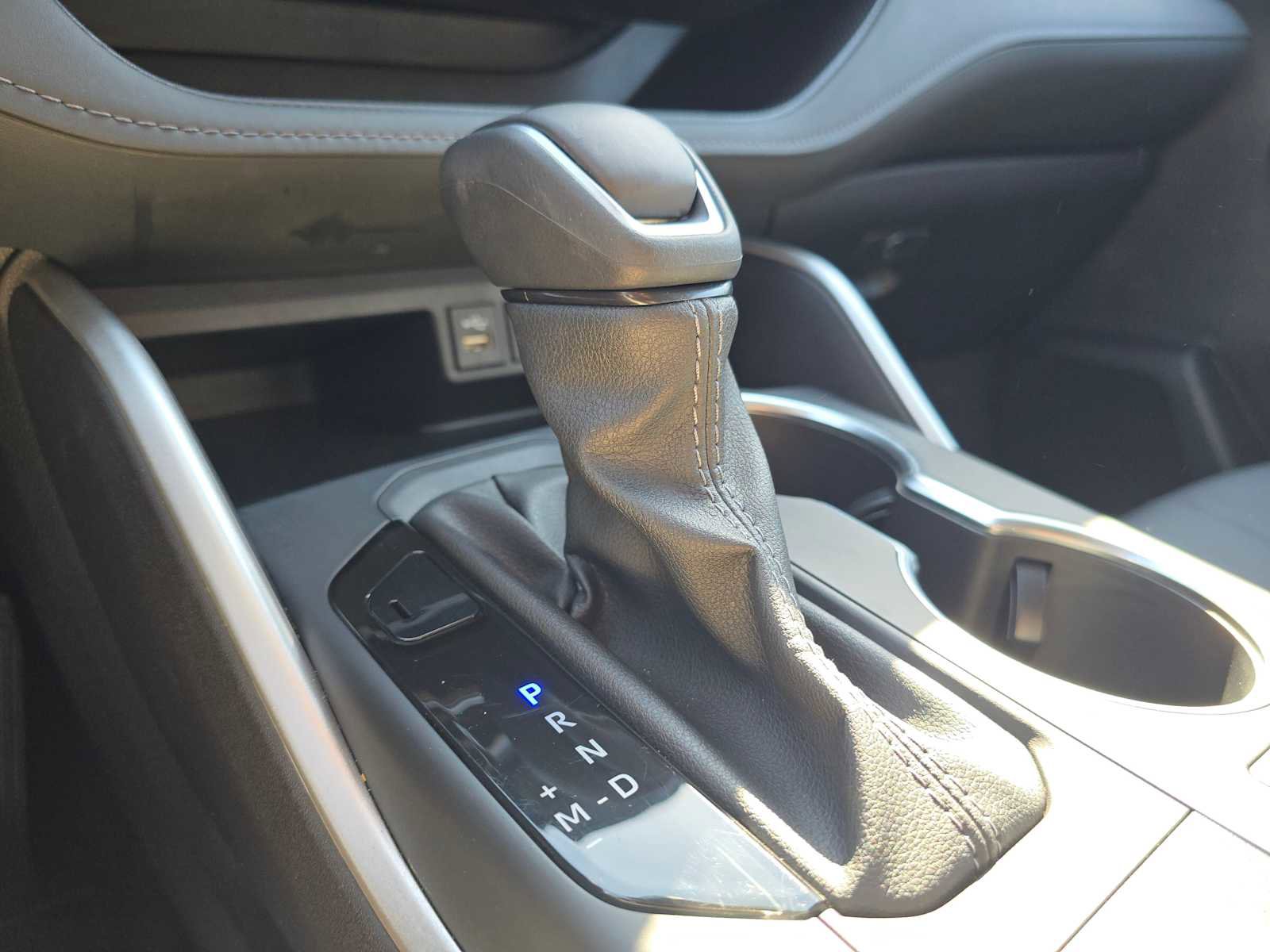 Used 2025 Toyota Highlander XLE image 37