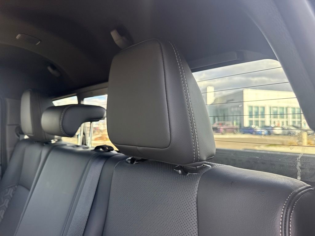 Used 2024 Toyota Tacoma Limited w/ Limited Package (LT) image 29