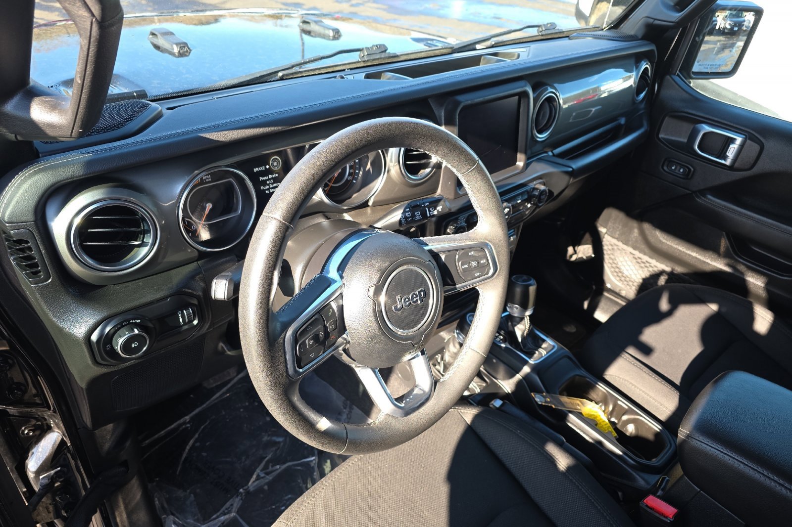 Used 2023 Jeep Wrangler Sahara image 9