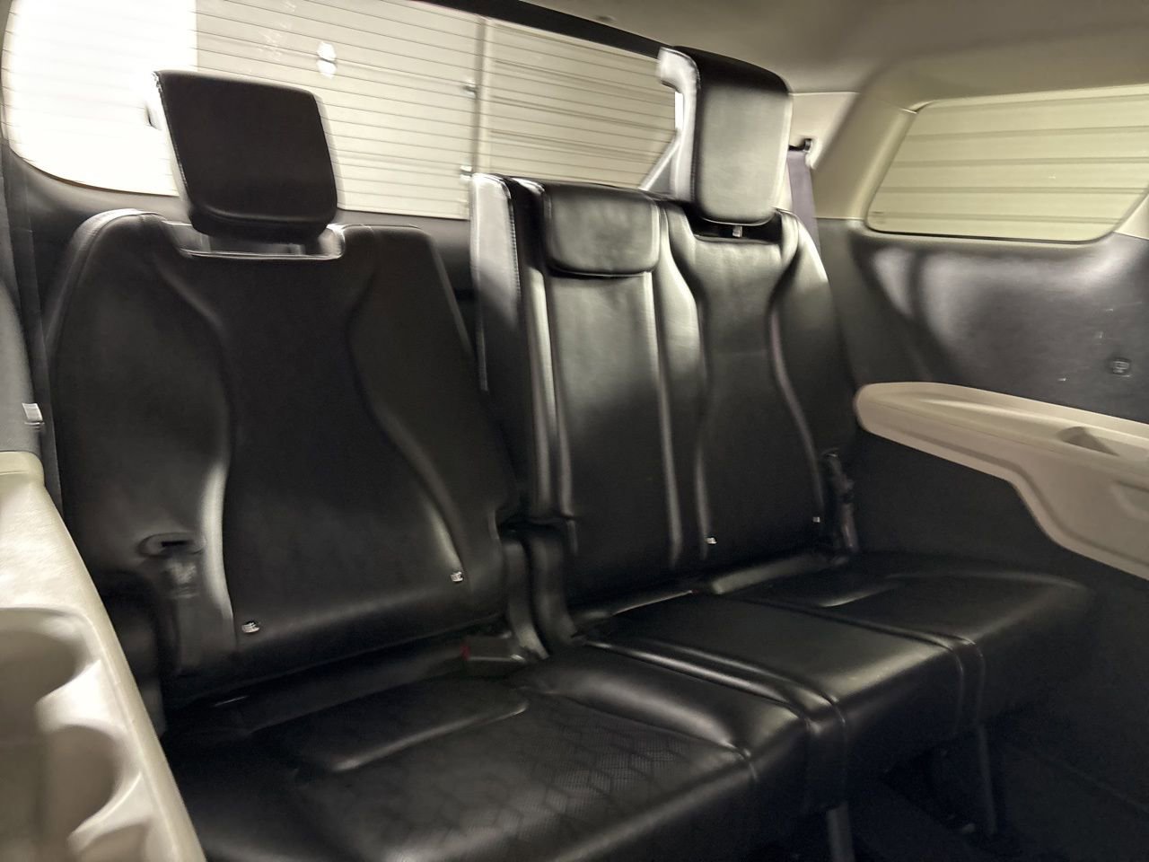 Used 2023 Kia Carnival LX image 21