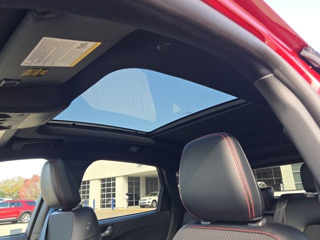 Used 2025 Ford Escape ST-Line w/ Tech Pack #1 FWD image 26