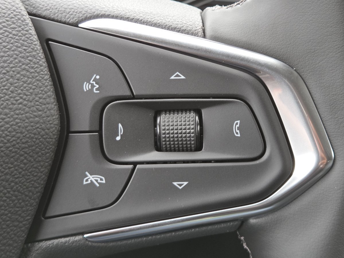 New 2026 Chevrolet Trax LT w/ Driver Confidence Package FWD image 31