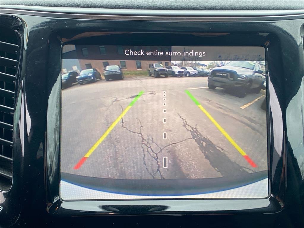 Used 2019 Jeep Cherokee Limited AWD/4WD image 16