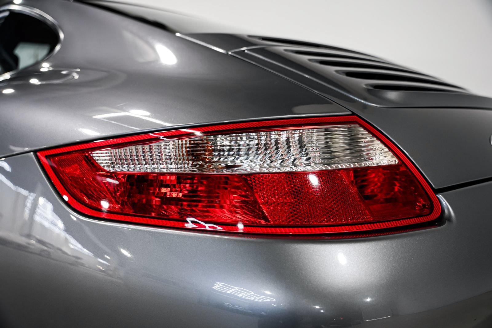 Used 2005 Porsche 911 Carrera S RWD image 31