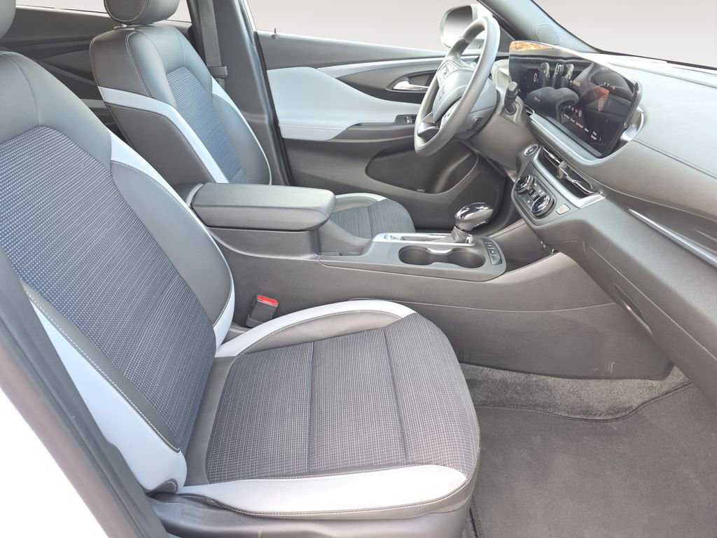 Used 2024 Buick Envista Preferred w/ Advanced Safety Package image 15