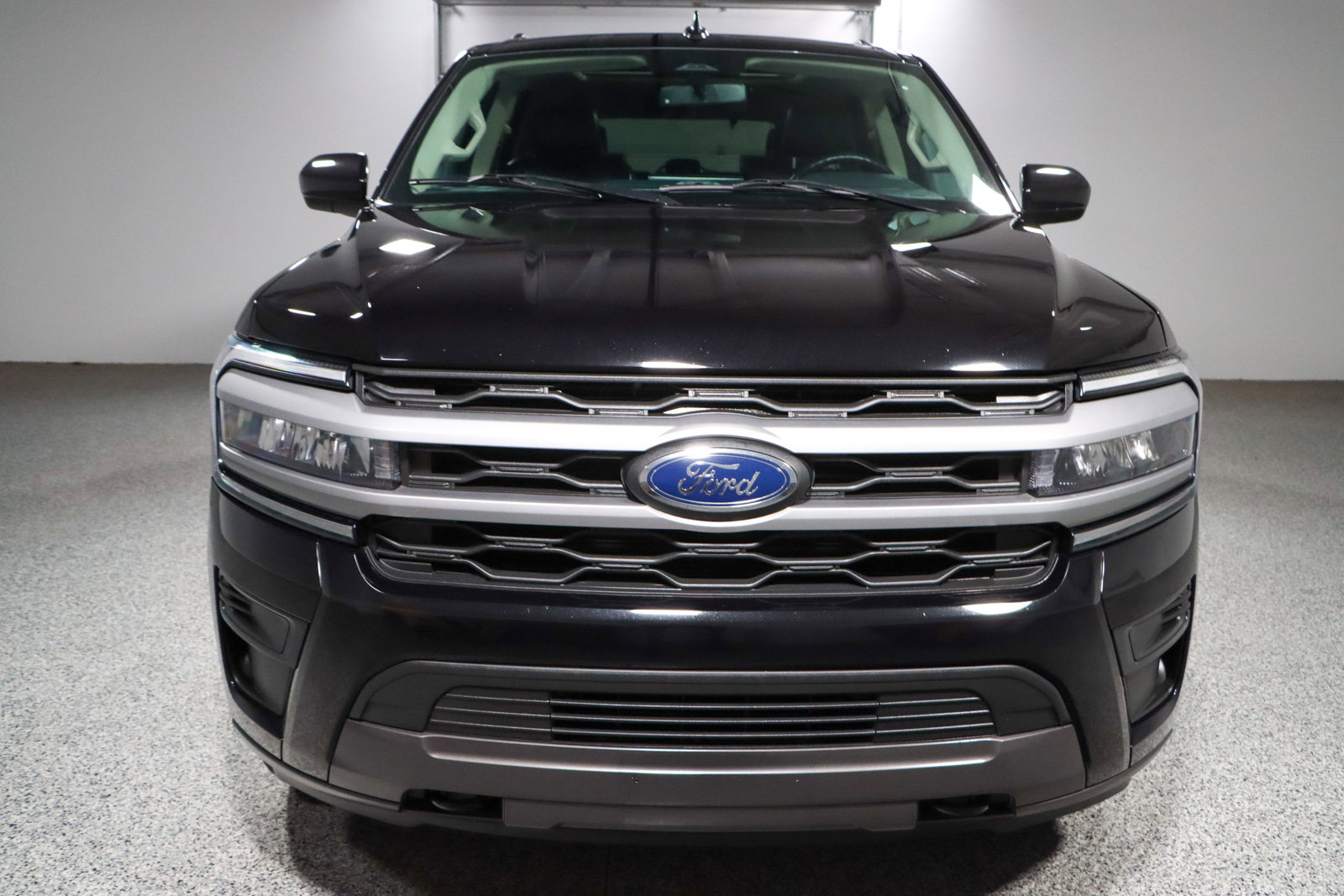 Used 2022 Ford Expedition XLT image 4