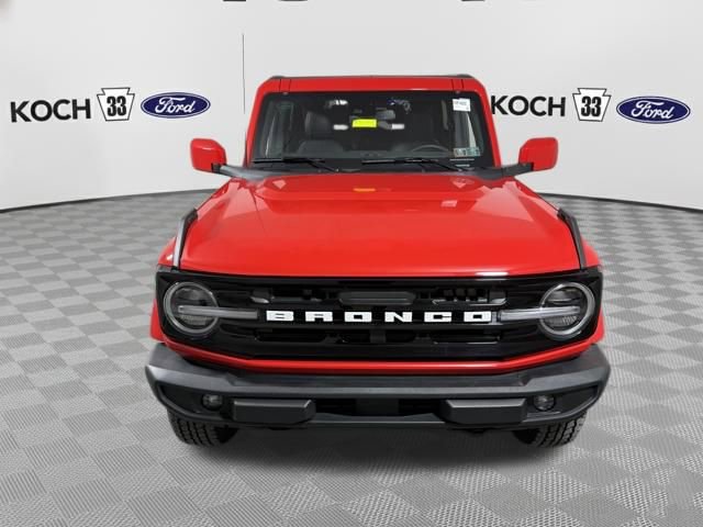Used 2023 Ford Bronco Outer Banks image 2