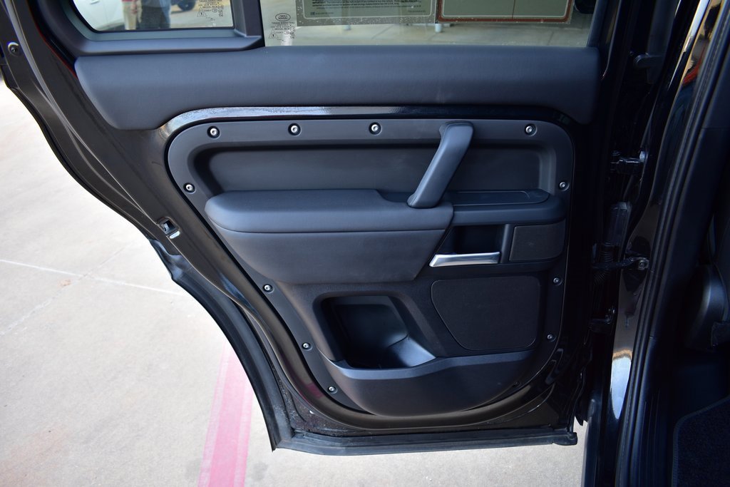 Used 2025 Land Rover Defender 110 S image 20