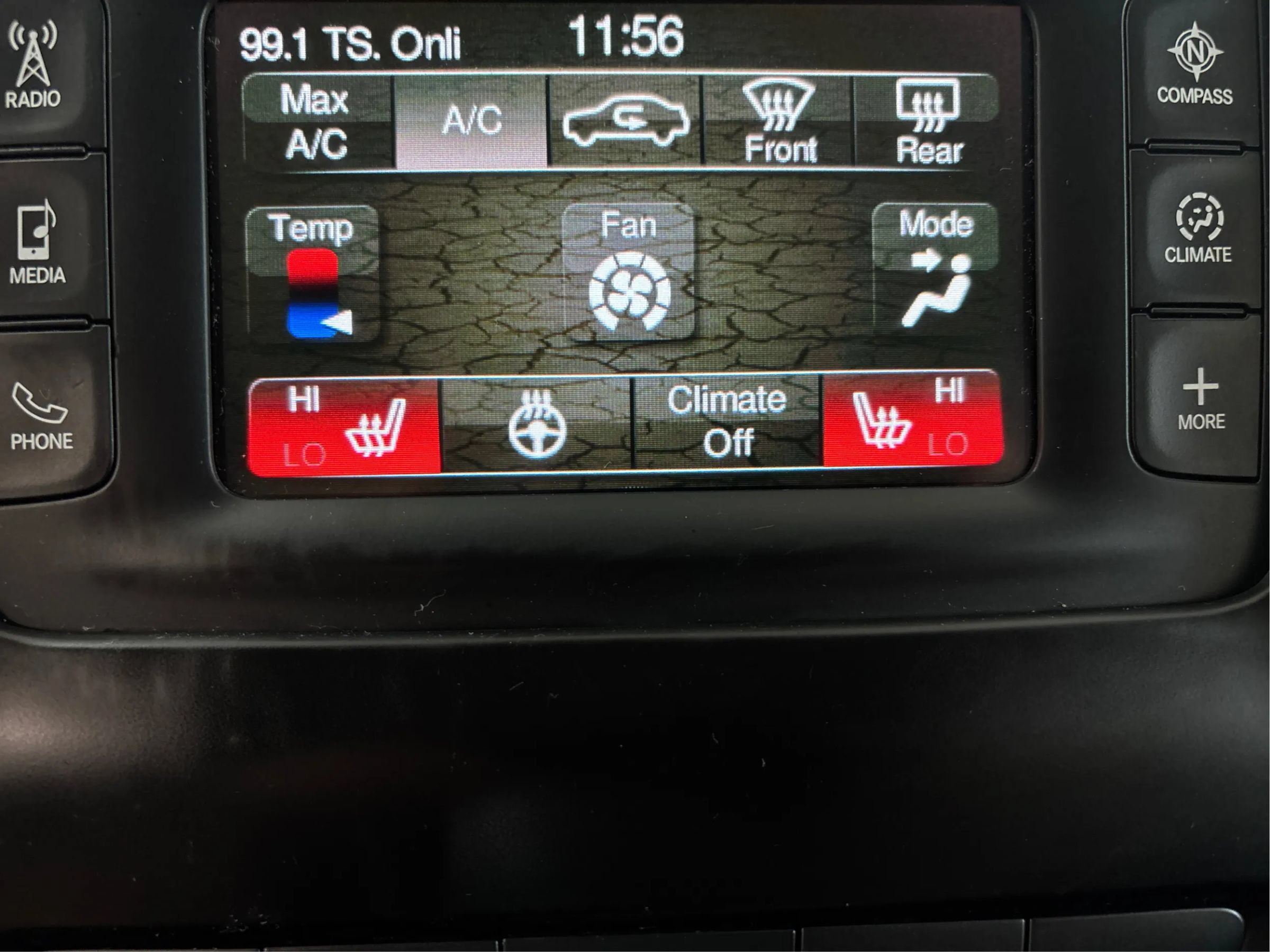 Used 2015 Jeep Cherokee Latitude w/ Cold Weather Group AWD/4WD image 41
