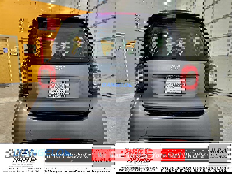 Used 2017 smart fortwo Prime image 7