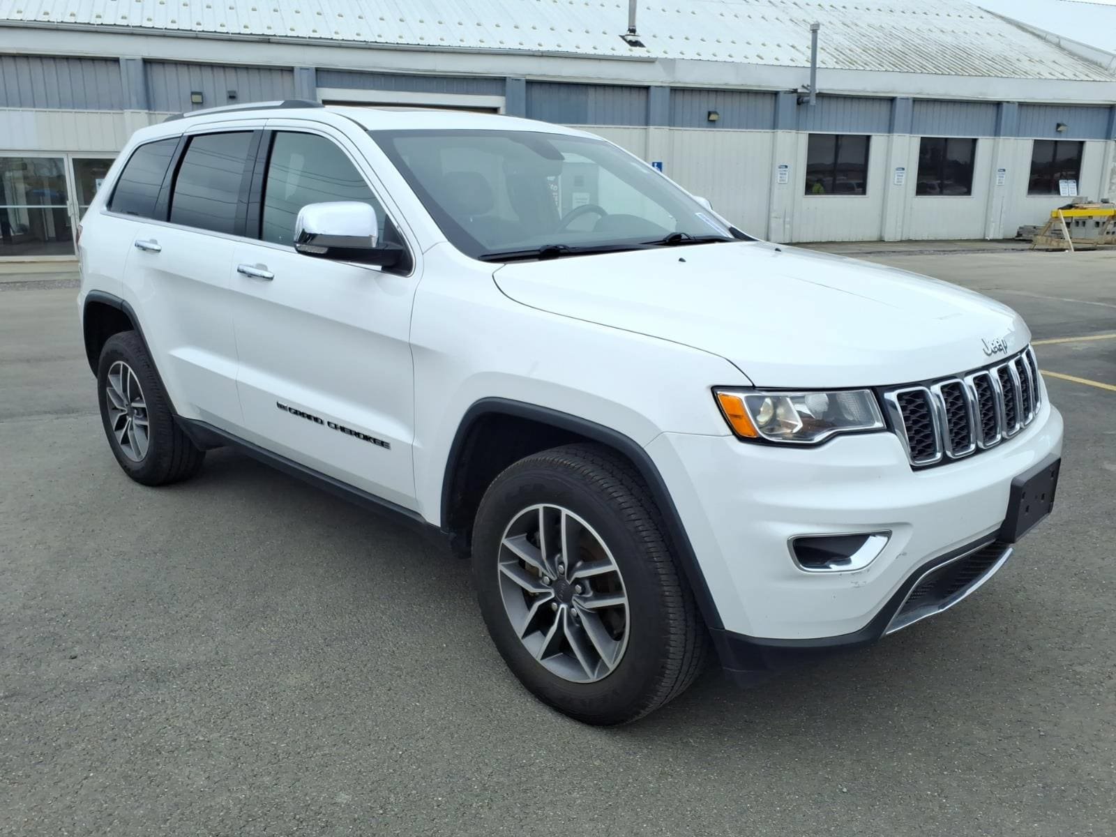 Used 2022 Jeep Grand Cherokee Limited AWD/4WD image 3