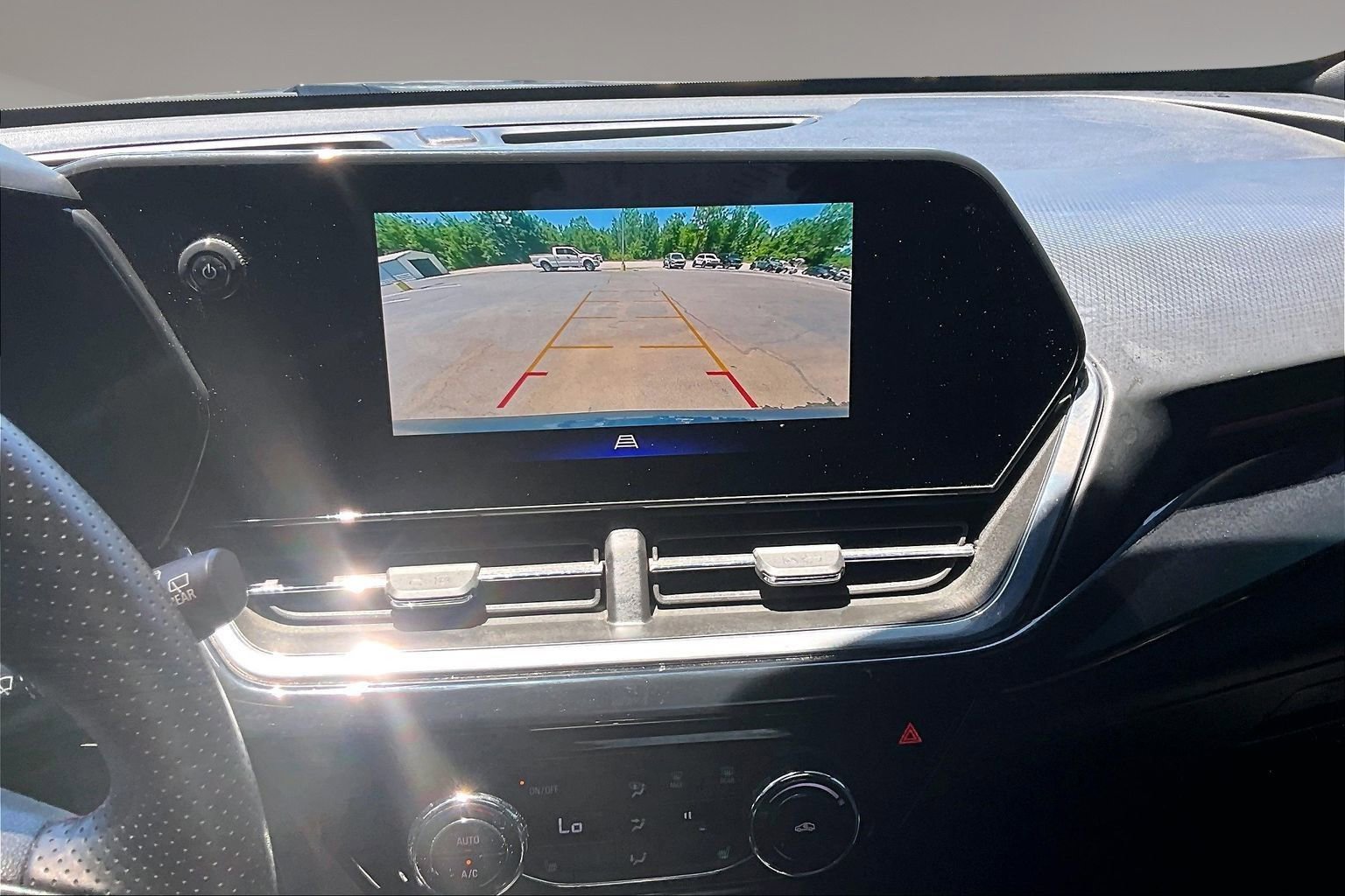 Used 2025 Chevrolet Trax RS FWD image 14
