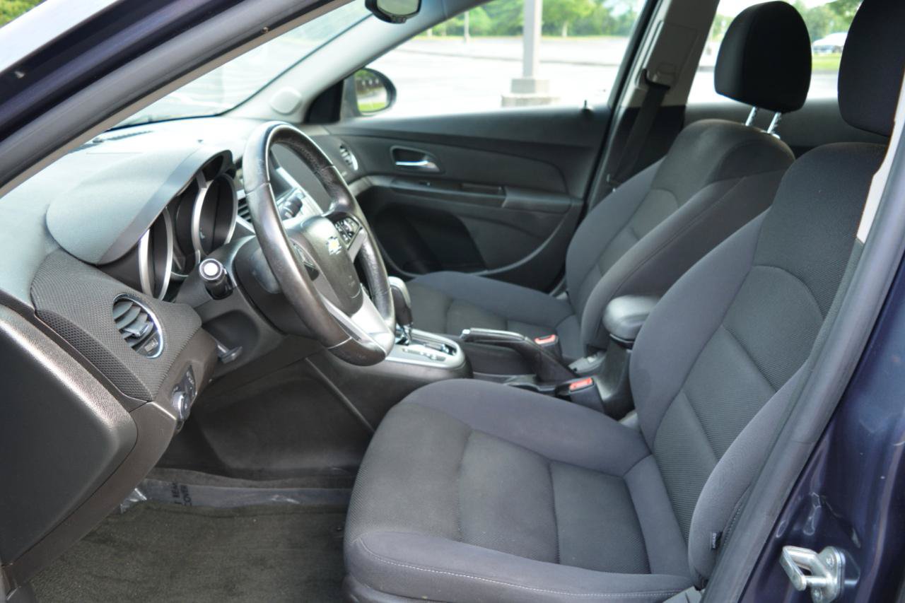 Used 2013 Chevrolet Cruze LT FWD image 10