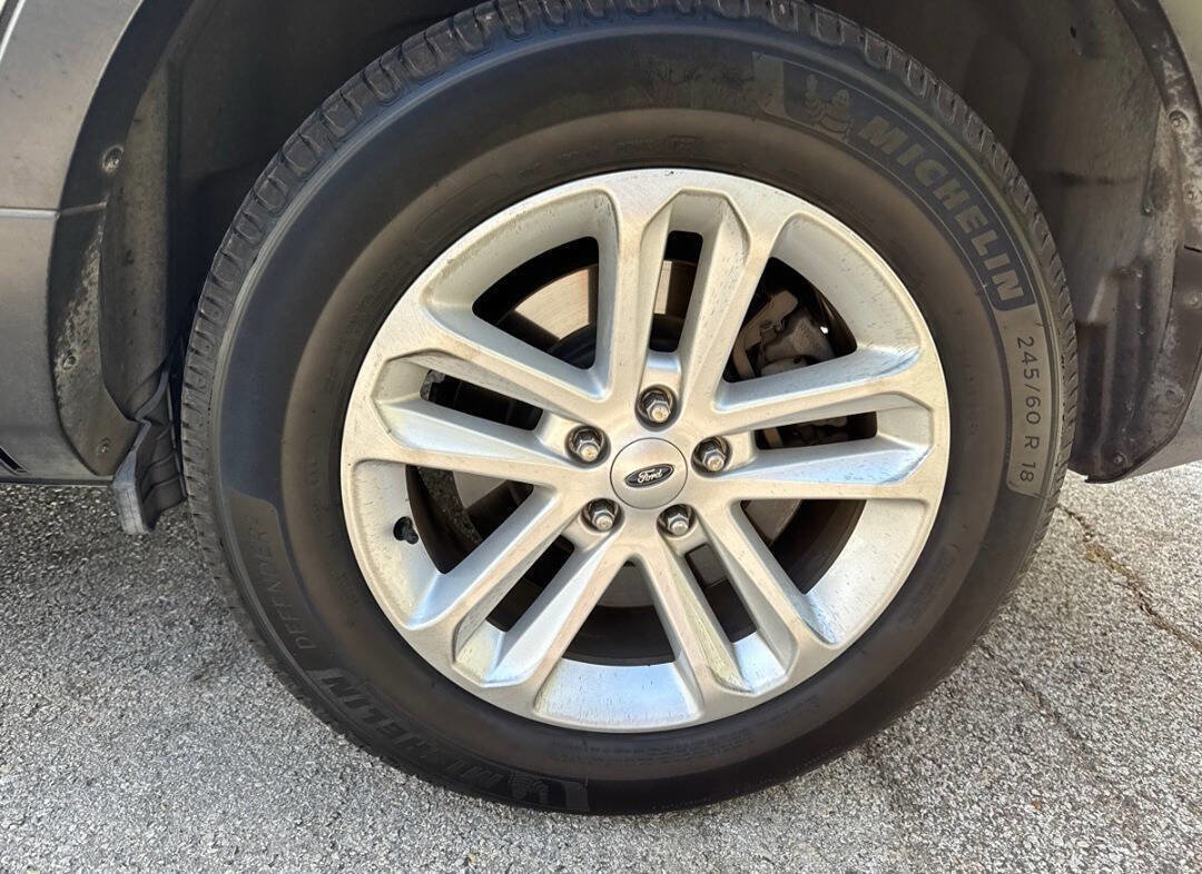 Used 2015 Ford Explorer XLT w/ Equipment Group 202B image 32