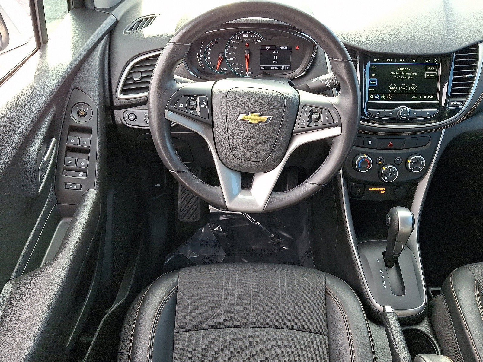 Used 2019 Chevrolet Trax LT w/ LT Convenience Package image 12