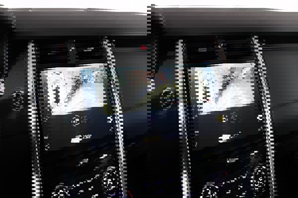 Used 2022 Land Rover Discovery S image 29