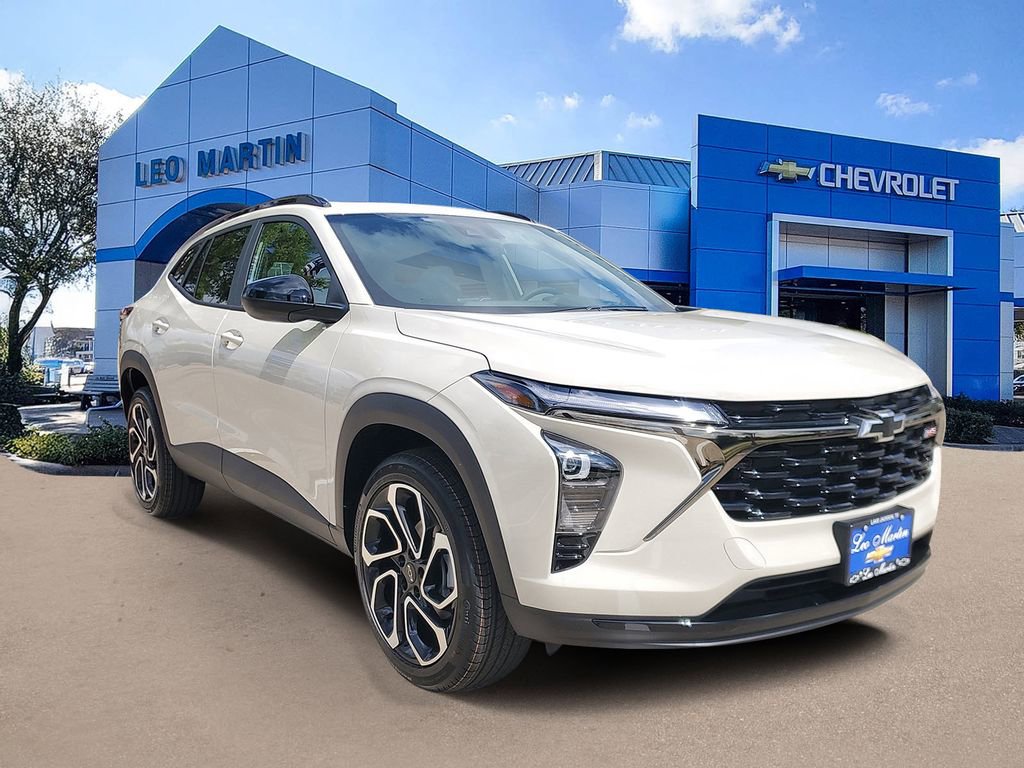 New 2026 Chevrolet Trax RS image 2