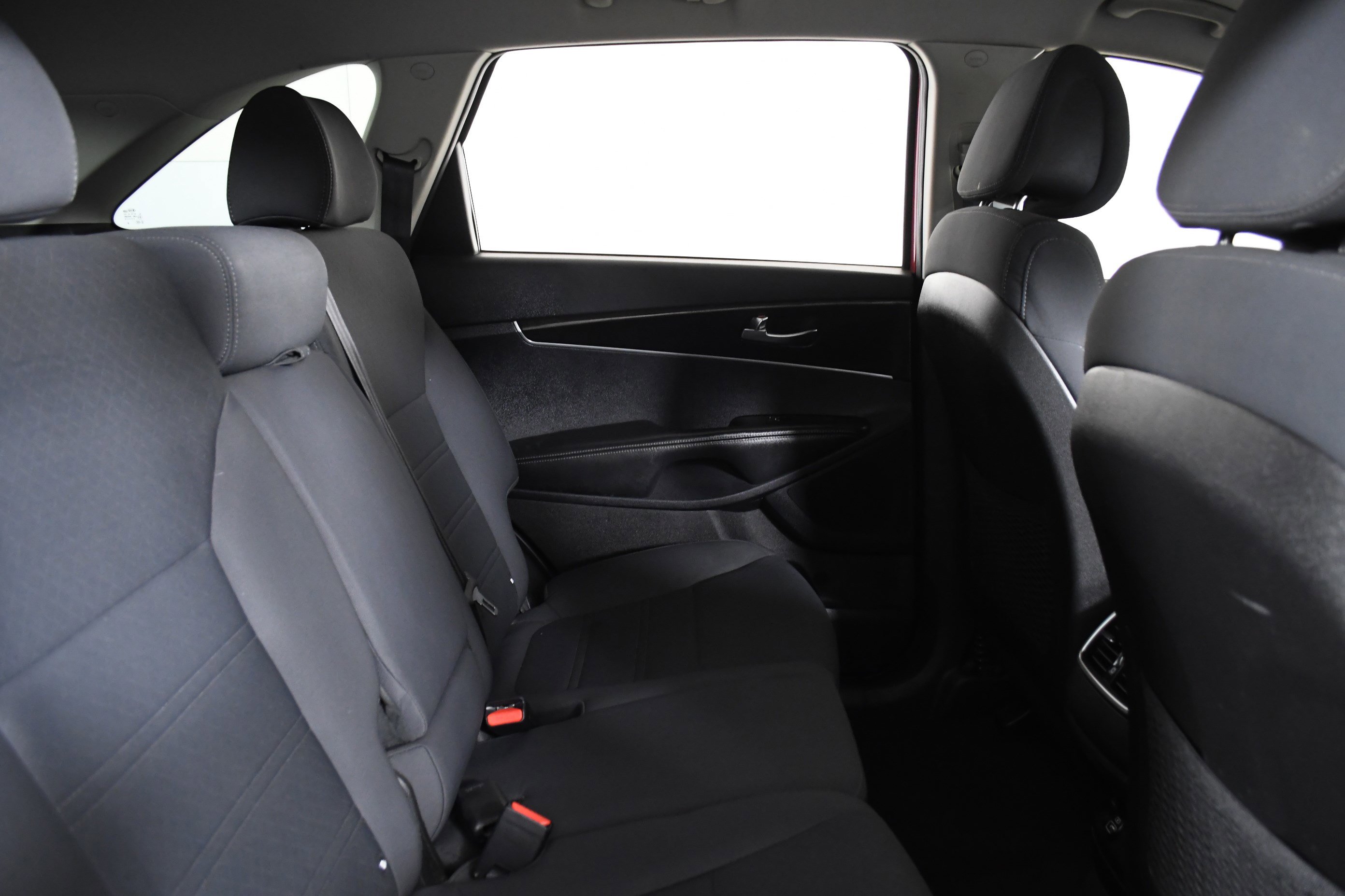 Used 2016 Kia Sorento LX w/ LX Convenience Package image 24