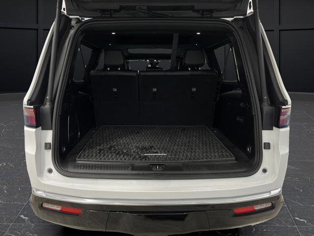 Used 2024 Jeep Wagoneer L 4WD w/ Premium Group I image 15