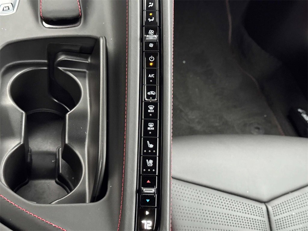 Used 2024 Chevrolet Corvette Stingray w/ Z51 Performance Package image 19