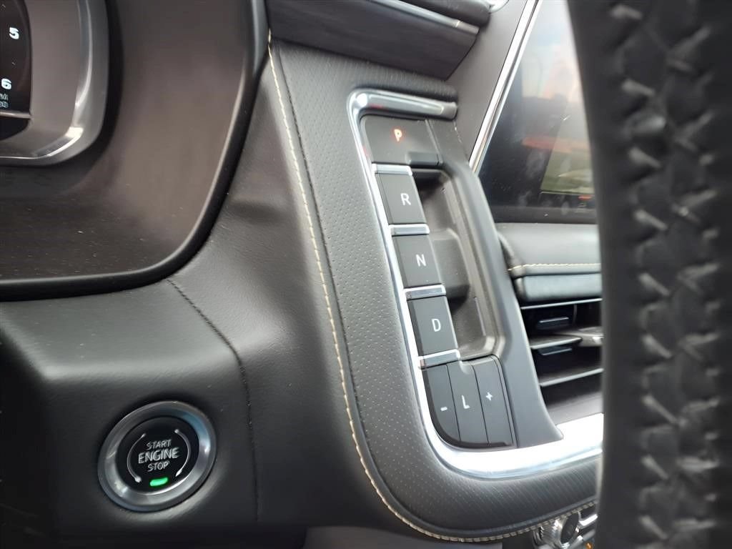 Used 2024 GMC Yukon SLT AWD/4WD image 23