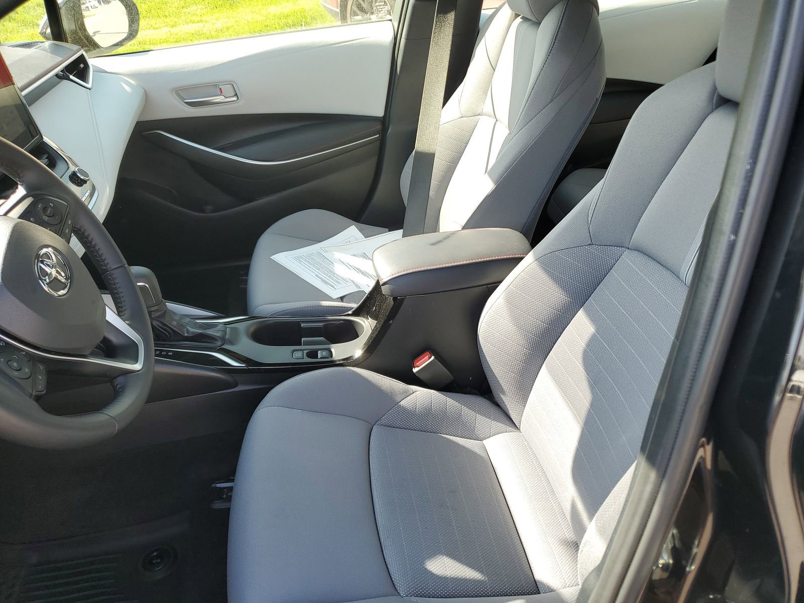 Certified 2025 Toyota Corolla SE w/ Convenience Package FWD image 17