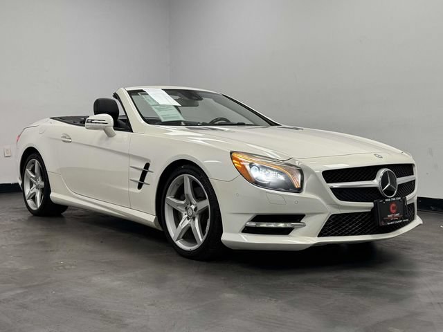 Used 2016 Mercedes-Benz SL 550 w/ Driver Assistance Package image 29