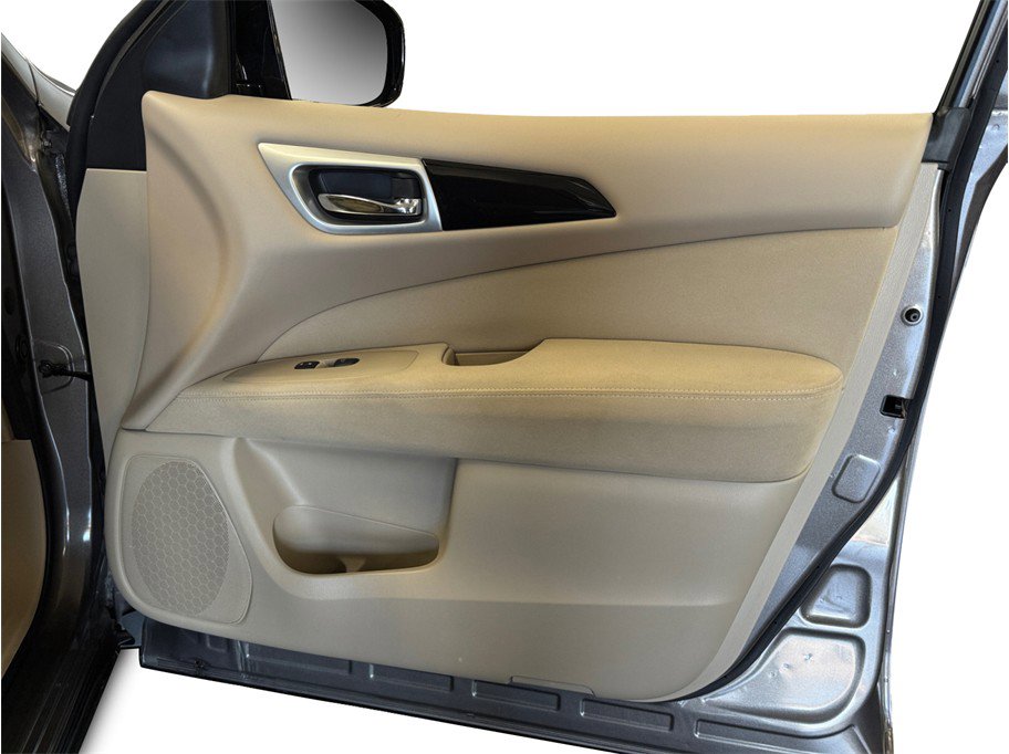 Used 2014 Nissan Pathfinder SV image 18