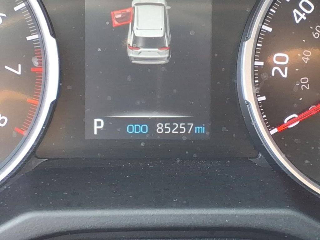 Used 2021 Toyota RAV4 XLE AWD/4WD image 26