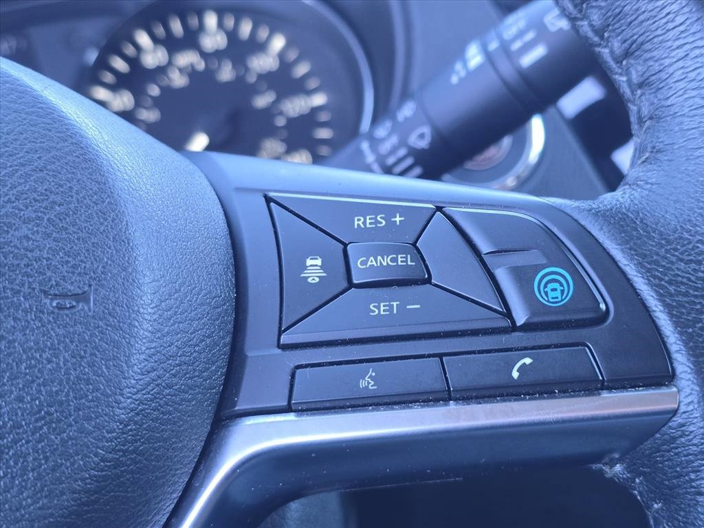 Used 2020 Nissan Rogue SV w/ Premium Package image 21