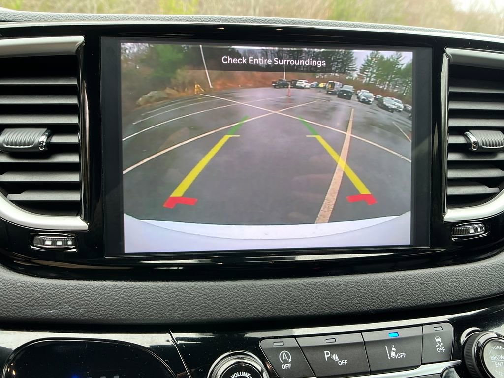 Used 2025 Chrysler Pacifica Select image 18