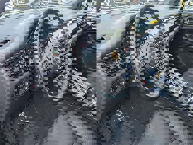 Used 2024 Porsche Macan image 10