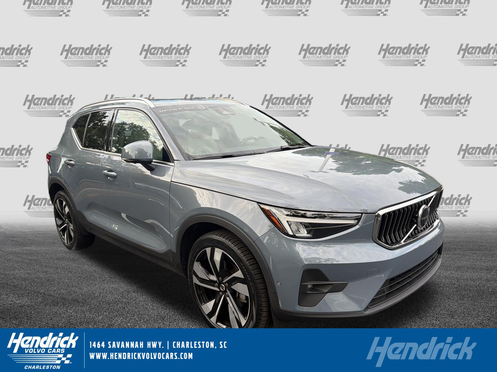 Certified 2023 Volvo XC40 B5 Plus w/ Protection Package Premier AWD/4WD image 1