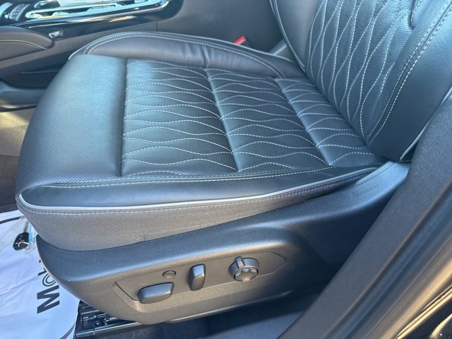 Used 2021 Buick Envision Avenir w/ Technology Package II image 23