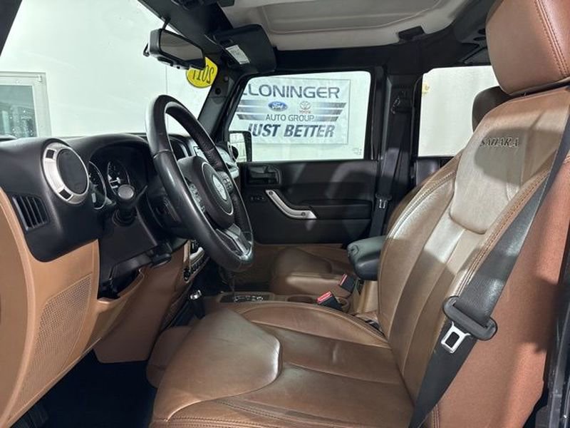 Used 2017 Jeep Wrangler Unlimited Sahara w/ Max Tow Package image 17